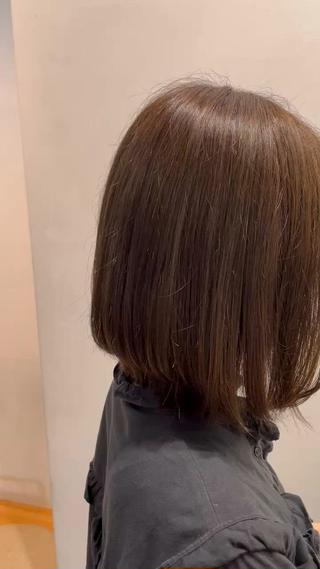 赤みを抑えるオリーブグレージュに︎