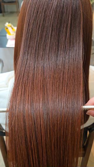 光の加減で色味の変化も艶感も楽しめるのがいいですね 