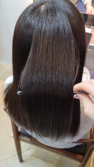 はじめての縮毛矯正、ニコニコの笑顔で 