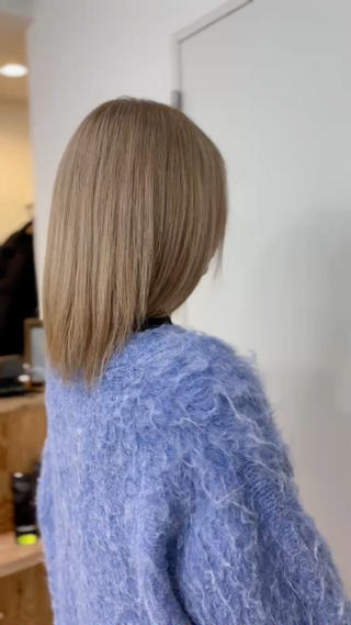 冬のミルクティーベージュ
ブリーチ2回〜

今回のお客様はブリーチ7回、縮毛矯正2回、直近黒染め2回と
凄く複雑な履歴でしたが、限り無くダメージを抑えご希望のお色に近付けたかなと思います

#ダブルカラー
#トリプルカラー
#ブリーチ
#ミルクティーベージュ
#カラー 