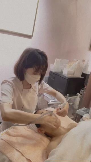 リンパドレナージュで老廃物を全て鎖骨上へ流します。 