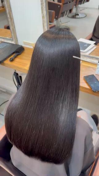 トリートメントなし、2年ぶりの髪質改善ストレート️

ボワッと広がるくせ毛の方やうねりが気になる方必見

朝が必ず楽になる髪質改善ストレート（酸性ストレート）

・毎朝のアイロンが大変
・乾かしただけでまとまる髪の毛になりたい
・サラサラつやつやになりたい

そんな方にオススメです

随時ストレートモデル様募集中です！ 