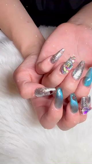 ネイル x.1.0.nail ♡Cのネイルデザイン