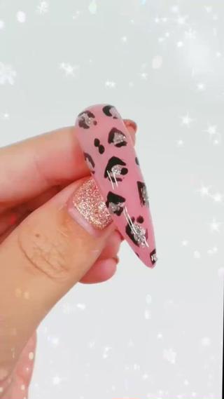 ヒョウ柄ネイル練習中
ピンク可愛い 