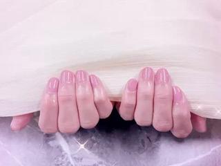 ピンクワンカラー
シアーピンクを3回重ね自分好みの色合いに調整
手元から女性らしくなる1色です
 