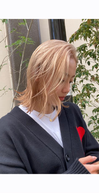 ロブにハイトーンおすすめです♡

モードでお洒落なスタイルもお任せください️ 