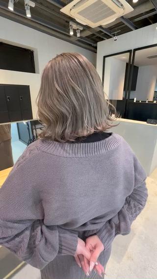 ボブ×シルバーグレージュ

ケアブリーチ2回からです！

シルバー/シルバーカラー/グレージュ/シルバーグレー/グレーカラー/ダブルカラー/ハイトーンボブ/ボブカット/渋谷ハイトーン 