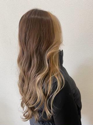 インナーカラーでおしゃれ

#インナーカラー　#インナーブリーチ　#ハイライト 