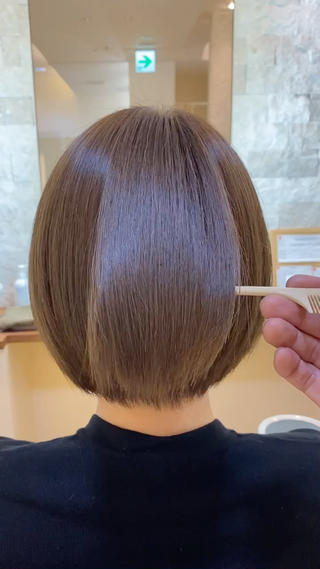 +髪質改善トリートメント（3300円）

イルミナカラーのツヤとトリートメントの保湿で
ツヤツヤしっとりな潤髪☆

定期的にトリートメントをしていただくと持続力が上がります！

クセの方は縮毛矯正orアイロン仕上げ必須。 