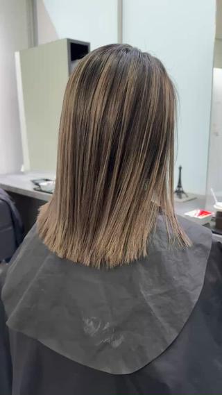 ミディアム カラー ケアブリーチ 若杉圭大のヘアスタイル