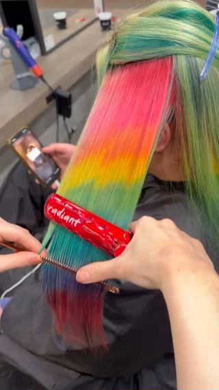 ルシ🌈/ハイトーン デザインカラー/町田のヘアスタイル