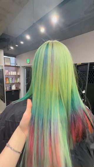 ルシ🌈/ハイトーン デザインカラー/町田のヘアスタイル