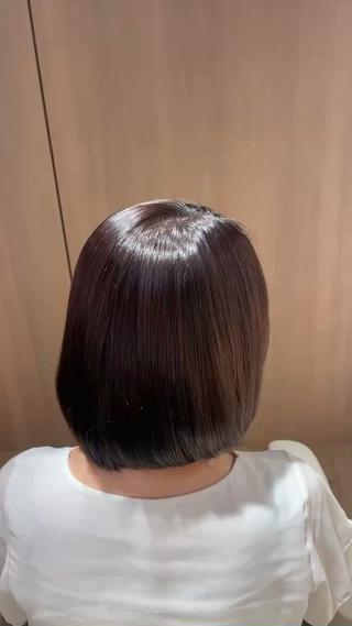 暗めCassis brown♡
髪質改善カラー
カラーをするだけで艶々になります