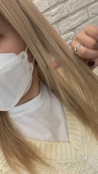 酸熱トリートメント
ブリーチ毛でも髪の状態によっては施術可能です○ 