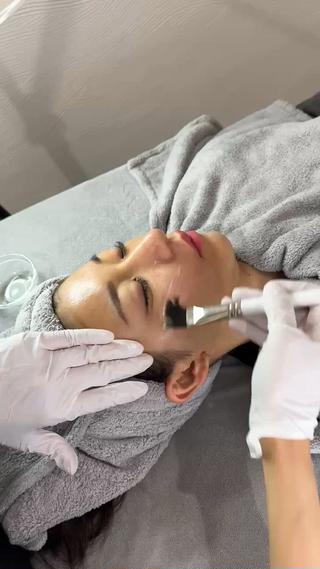 ララピールの進化版！
最新韓国ピーリング
圧倒的ツヤ感 