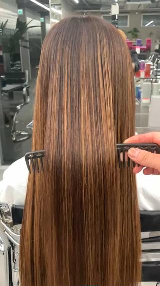 ロング 勝谷 悟史のヘアスタイル