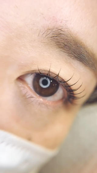 しっかりめのカールでキュートなお目元に♡ 