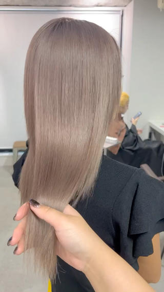 髪質改善トリートメントでさら艶ハイトーン️

髪の毛が広がってまとまらない。。
髪がぼさぼさで艶がない。。
ドライヤーに時間がかかる。。
.
これらに当てはまる方にオススメのトリートメントです！️
.
growの髪質改善は1回で効果感じれると思いますのでぜひ体感してみてください 