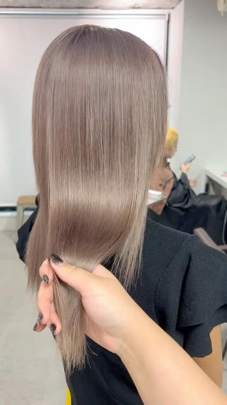 髪質改善トリートメントでサラツヤハイトーン

髪の毛が広がってまとまらない。。
髪がぼさぼさで艶がない。。
ドライヤーに時間がかかる。。
.
これらに当てはまる方にオススメのトリートメントです！️
.
growの髪質改善は1回で効果感じれると思いますのでぜひ体感してみてください 