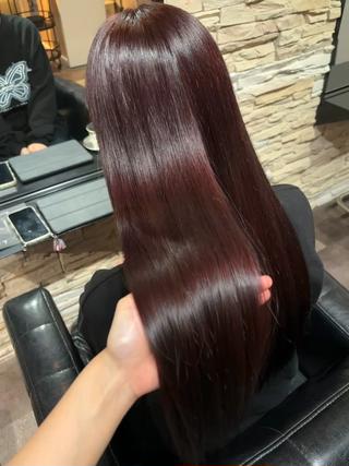 ブリーチ履歴ありでこのうる艶です
仕上げはブローをして軽いトリートメントオイルを付けました
外部補修でこんなに艶が出ます！
内部補修は内側から保湿してしっかり補修します！ 