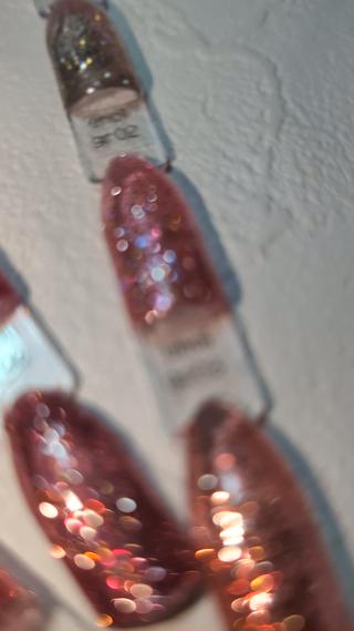 enoi 2025春 新作ジェル
ギャリッター全色入荷してます！ 