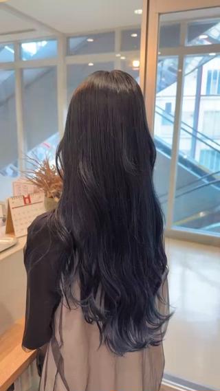 青と黒のグラデーションカラー