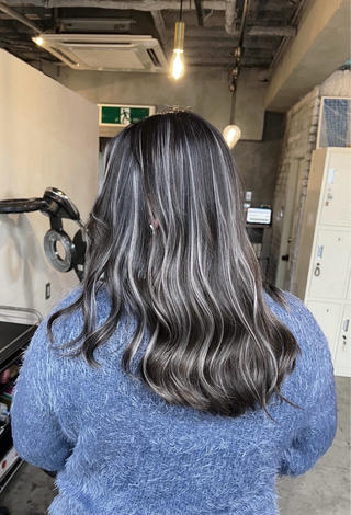 セミロング カラー ROBIN所属・指名数No.1 /NAOYAのヘアスタイル