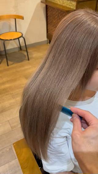 ロング カラー ヘアアレンジ 🧸柔らかいベージュ カラー🧸氏家達哉のヘアスタイル