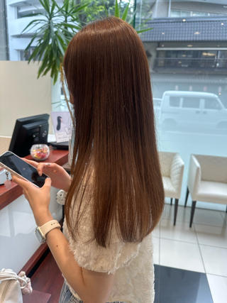 まとまりのあるサラサラストレートヘアに
うねりやくせが気になる方
今の時期とてもオススメです 