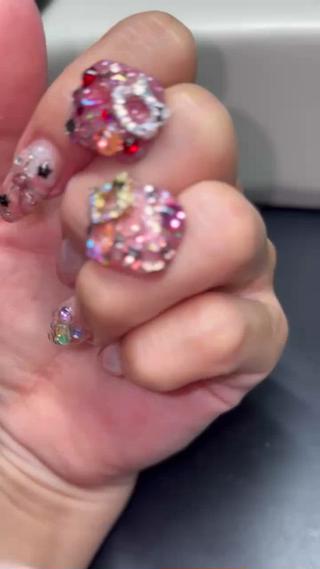 フットネイルメニューです

キティ−ちゃんパーツの親指sampleです♡ 