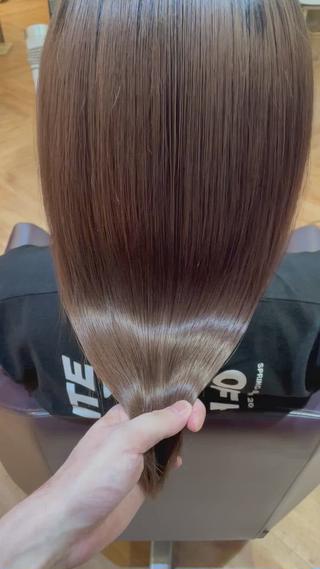 セミロング 韓国🇰🇷レイヤー 映える顔周り🩷のヘアスタイル