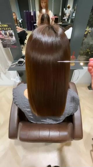ホリスティックストレート️
癖が強い方でもここまで艶髪になれます！ 