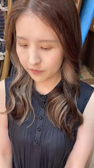 インナーブリーチ2回で寒色系のベージュへ 