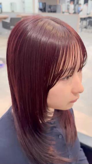 暖色系を続けるとワンカラーでも可愛いレッドになります 