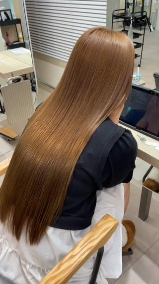 髪質改善カラーで
艶、ハリコシ出ます！

ブリーチされてる方にもおすすめです^^ 