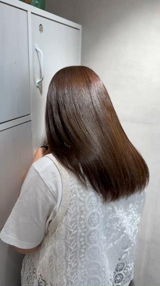 セミロング カラー 髪質改善 イオリのヘアスタイル