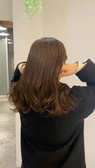 セミロング カラー 髪質改善 イオリのヘアスタイル