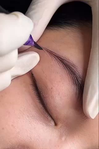 本物みたいの眉毛　完全に予約中 