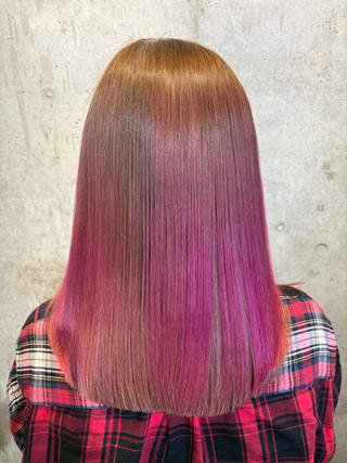 ふわっと、ナチュラルな仕上がりのストレートです。
【　対象　】
・うねり、クセがある
・広がりが気になる
・パサつきが気になる
・不自然な直毛になりたくない 