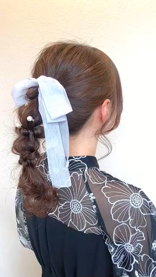 〈少し高めの編み下ろし〉
結婚式、推しのライブ、大切な誰かと過ごす日。
ちょっと特別なその日に、魔法をかけるような…️

編み下ろしスタイル、おすすめです𓈒𓂂
動いても崩れにくくて、
写真に残る後ろ姿までちゃんと可愛い。
「自分らしく、でも少しだけ華やかに」
そんな気持ちに、そっと寄り添えるヘアを届けます
 