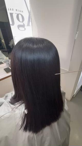 髪の内部にしっかりと栄養を届け、ダメージを補修しながら髪本来の美しさと扱いやすさを引き出すメニューです。乾燥や広がり、パサつき、ツヤの低下が気になる方に特におすすめで、回数を重ねるごとに手触りやまとまりが格段に向上します。表面的なケアではなく、髪の芯から整えることで、しなやかで指通りのよい髪を目指します。 