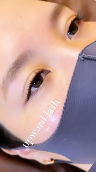 ＿＿   𝐮𝐩𝐰𝐚𝐫𝐝 𝐥𝐚𝐬𝐡　＿＿＿＿＿

◗ J curl  

通常よりも根本が上がった仕上がりに
なる為ゆるいカールでも影になりにくく
自然に明るい印象に＊

どの角度からも美しく…


カール感は勿論長さや太さ
毛質お目元等にによっても
見え方が大きく変わります◎

なりたいお目元に合わせて
お気軽にご相談ください＊

• prie＊private eyelash salon
• Instagram @prie_eyelash

#prie_nakameguro #中目黒
#アップワードラッシュ #upwardlash #マツエク 