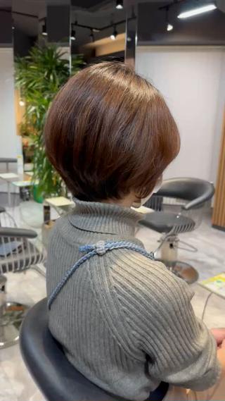 収まるくびれショート‪︎‬

乾かしただけで形が決まり
くせ毛の方でもまとまり広がる悩みを解決します

・ショートに抵抗があるけど興味がある方
・1度ショートにしたけどしっくり来ない方

是非ご相談下さい
骨格に合わせた提案を致します！ 