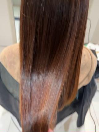 お仕上げ前のアイロン作業です。

この後にこの状態を固定させるお薬で
更に柔らかい質感に仕上げていきます 