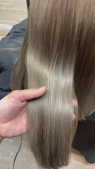 ブリーチをしていても綺麗な髪を



＊＊＊＊＊＊＊＊＊＊＊＊＊＊＊＊
カラー特化サロン Vif 大船 【ヴィフ】 
神奈川県横浜市栄区笠間 5-27-14

＊＊＊＊＊＊＊＊＊＊＊＊＊＊＊＊

≪ アクセス≫

大船駅笠間口より徒歩15分

大船駅笠間口よりバス5分 [笠間十字路] バス停徒歩1分 

本郷台駅より徒歩15分

■無料駐車場4台あり


≪営業時間≫

10:00~20:00 (最終受付カット19:00) ※ネット予約で×がついている時間帯も、 お電話ではご案内可能なお時間帯もございます。 お気軽にお問い合わせください。

≪定休日 ≫
火曜日

■インスタ総フォロワー数 37000人超えのカラー特化サロン ■他店やセルフカラーのお直しもお任せ ■ブリーチカラーが得意なサロン

■お悩み・ご要望に合わせて似合うスタイルをご提案


大船/大船駅/笠間/本郷台

カラー特化 / ハイライト / ケアブリーチカラー/インナーカラー/透け感カラー/ダブルカラー/トリートメント / 白髪ぼかし/ブリーチ/髪質改善/ワンカラー/イルミナカラー/イヤリングカラー/白髪染め/バレイヤージュ/ヘッドスパ 