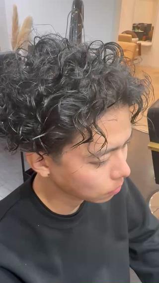 パーマ メンズ 日比 海夏太のヘアスタイル