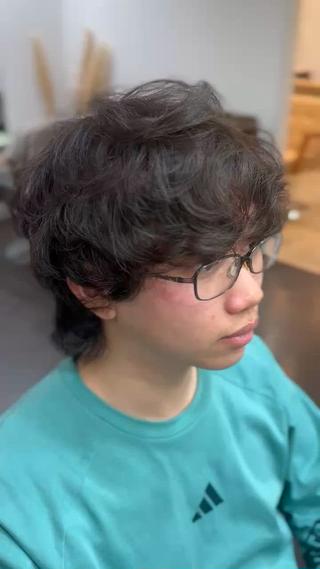 パーマ メンズ 日比 海夏太のヘアスタイル