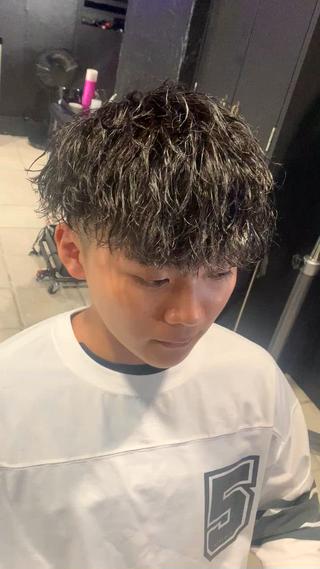 メンズ/メンズヘア/マッシュ/ウルフ/センターパート/スパイラルパーマ/ツイストパーマ/ツイストスパイラルパーマ/波巻きパーマ/プードルパーマ/韓国風/ハッシュカット/黒髪/スーツ/ヘッドスパ/20代/30代/40代

#owl#心斎橋#メンズ#スパイラルパーマ#ツイストスパイラル#波巻き#ツイスパ##刈り上げ#大阪美容室#メンズパーマ#波打ちパーマ#メンズヘア#心斎橋美容室#ハイライト#古着#スペインカール#アメカジ男子#大阪メンズ美容室#プードルパーマ#スパイキーショート#難波#波巻きパーマ大阪#ツイストスパイラル大阪 


Instagram @owl_ryo 