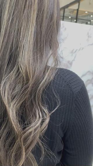 ハイライト部分のブリーチ２回以上必須です！ 