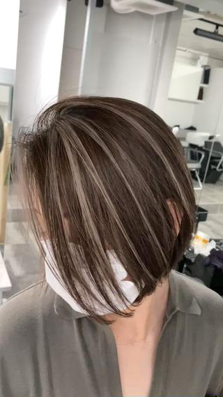 ショート カラー REDEAL所属・上村 光希のヘアスタイル